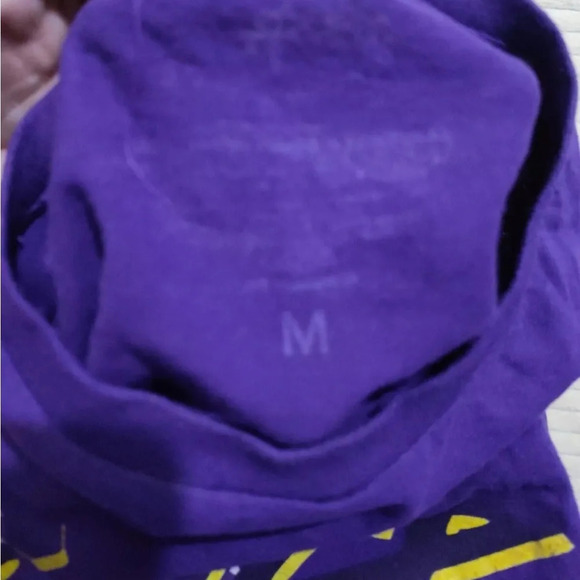 Purple Rain T Shirt Mens Medium Purple Short Sleeve Graphic Tee Classic Casual - Picture 4 of 4